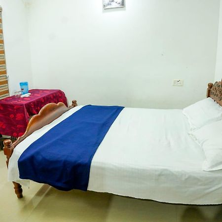 Koonamparayil Home Stay Munnar Anaviratty-Family Only Extérieur photo